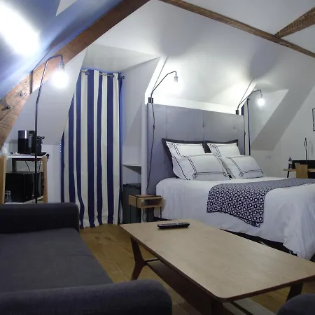 Cour 1865 Couette-café