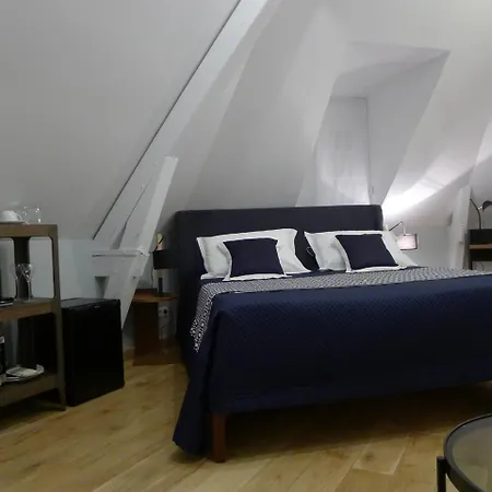 Cour 1865 Couette-café